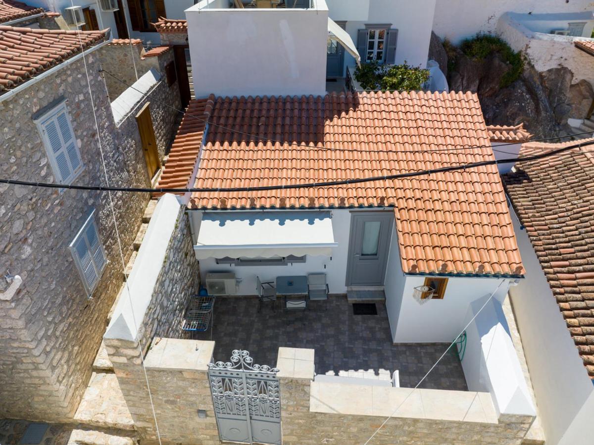 Apartment Little Yard - Hydra Dream