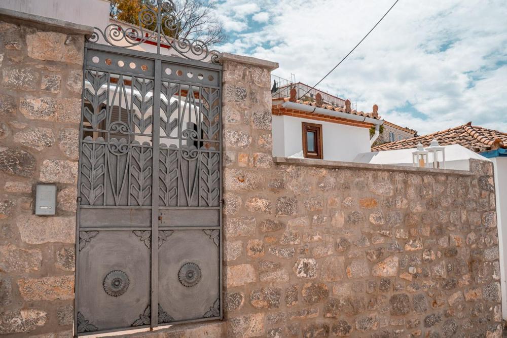 Little Yard - Hydra Dream Apartment *
